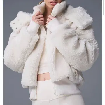 Alo Foxy Sherpa jacket