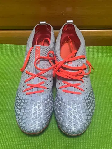 축구화 실버/오렌지 FG