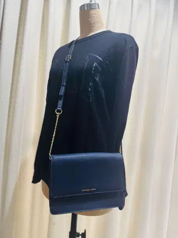 MICHAEL KORS 네이비 숄더백