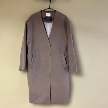 로리즈팜 롱 코트 베이지 프리 사이즈 시착만 한 상품