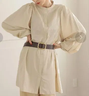 새상품급 [ Donoban ] 도노반 자수 밴드 카라 튜닉 셔츠 퍼프