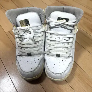 DC 화이트 하이컷 스니커즈 금 로고