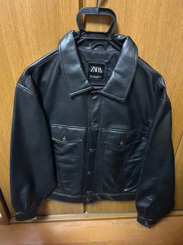 ZARA 블랙 페이크 가죽 자켓