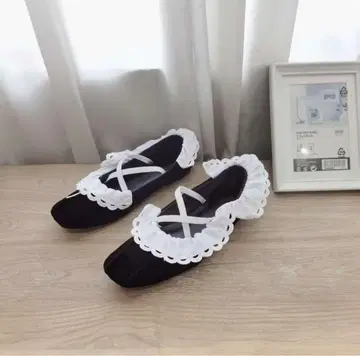 Bibiy. B. LACE BALLERINAS 비비 플랫 발레 슈즈