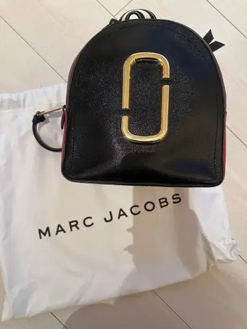 [ 거의 새상품 ] MARC JACOBS 백팩 블랙 보르도
