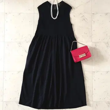 정가 69만 드로어 16G 리브 개더 니트 원피스 네이비 실크 혼방