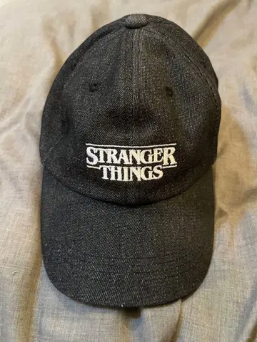 WEGO 스트레인저 씽스 다크 그레이 캡 스트신