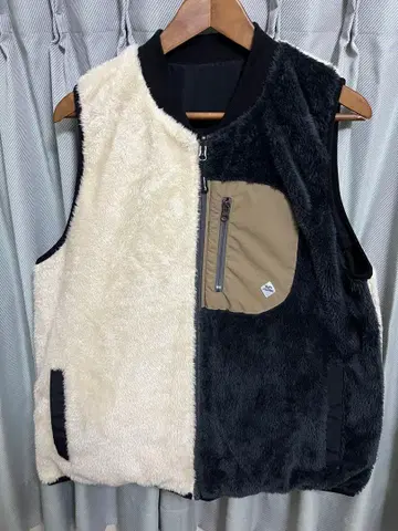 짐 마스터 리버서블 보아 타스론 베스트 L 아이보리/블랙