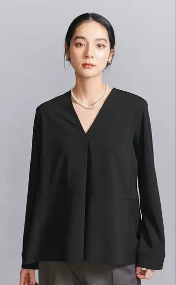 BEAUTY&YOUTH 페플럼 V넥 티셔츠