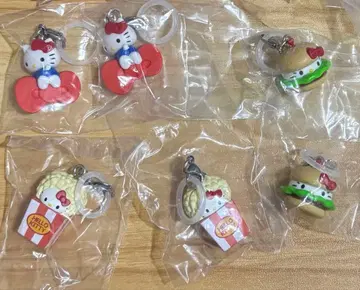 헬로키티 아메리칸 디자인 메지루시 액세서리