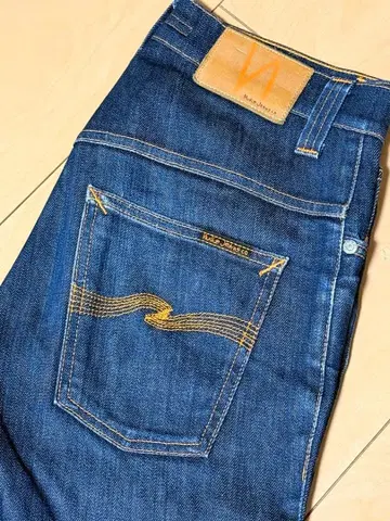 누디 진스 코 데님