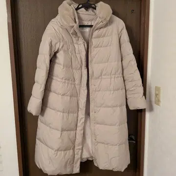 에코 퍼 부착 다운 코트