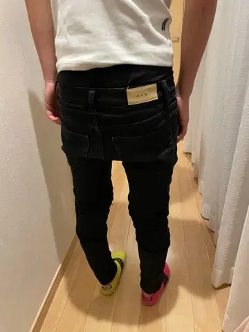 데미지 가공 슬림핏 블랙진 28인치