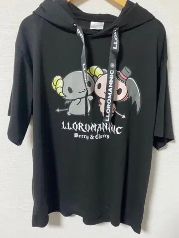 산리오 루로로마니크 펑크 반팔 후드티 블랙 L 사이즈