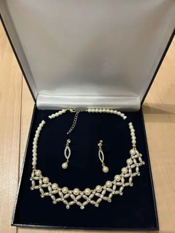 펄과 크리스탈의 브라이덜 액세서리 세트 목걸이 귀찌