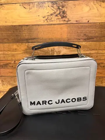 배송비 포함 MARC JACOBS 가죽 숄더백