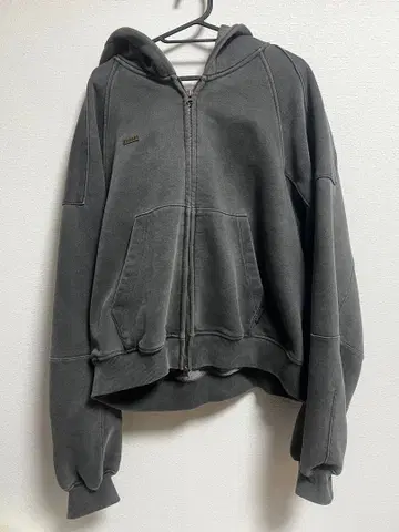 AJOBYAJO 짧은 기장 지퍼 후드티