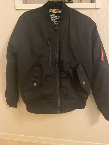 BURTLEWW 다운 자켓 방한 자켓