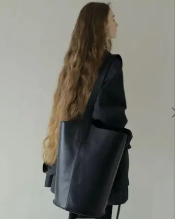 ETRE TOKYO 램 가죽 버킷 백