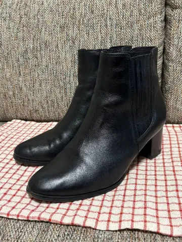 LE TALON 블랙 가죽 사이드 고어 부츠