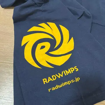 초레어 초기 로고 RADWIMPS T셔츠 TSUTAYA 콜라보 캠페인