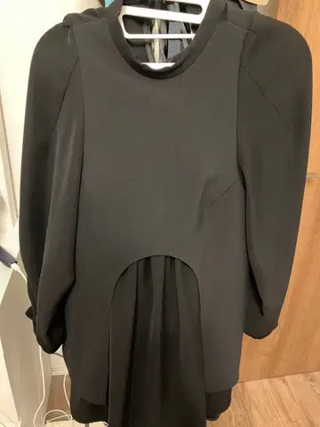 엔폴드 블랙 긴팔 플레어 상의 38 사이즈