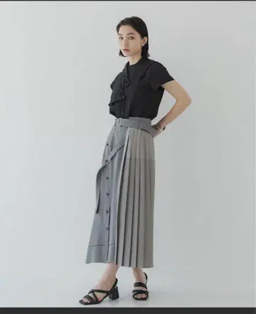 UNITED TOKYO 언비 비대칭 플리츠 스커트 그레이