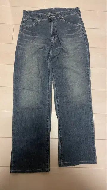 Wrangler 다크 블루 와이드 스트레이트 청바지