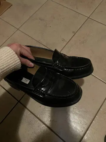 블랙 가죽 로퍼