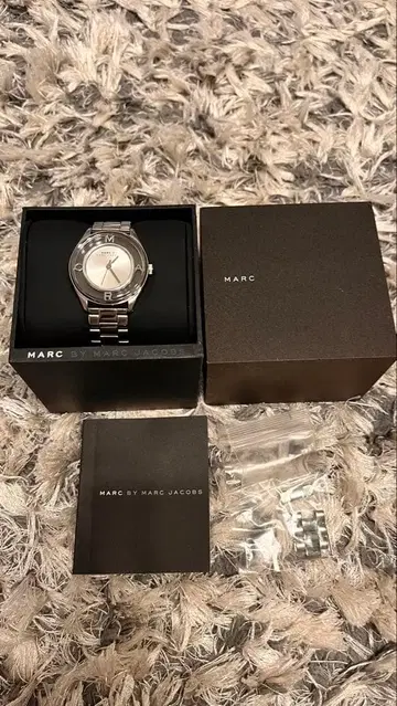 MARC BY MARC JACOBS MBM3412 티저 스켈레톤