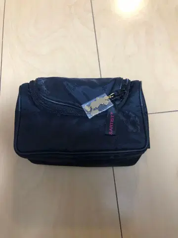 ARTISAN&ARTIST 블랙 파우치 미키 패턴