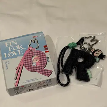 POP MART PIN FOR LOVE 러브브 V