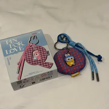 POP MART PIN FOR LOVE 러브브 O