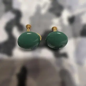 그린 에나멜 스터드 귀찌