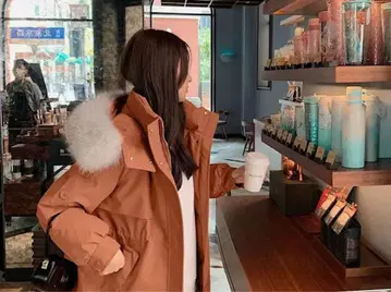 겨울 패딩 자켓 겨울 스포츠 룩 디자인성 아웃도어 오렌지