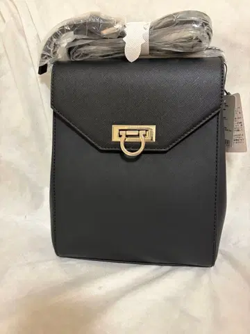 HARE 플랩 숄더백