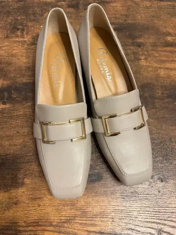 DIANA 그레이지 펌프스