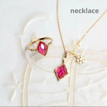 레드 커런덤 눈꽃 목걸이