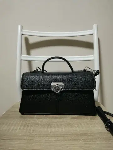 천연 가죽 블랙 숄더백 핸들 포함