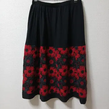 CRESCENT 꽃무늬 자수 롱 스커트