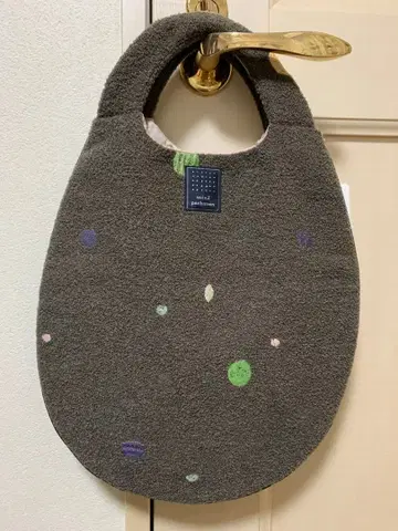 미사용 택 포함 미나 페르호넨 에그 백 luster 부클 원단