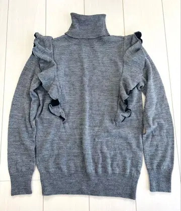 akiki 어깨 프릴 니트 일본제 차콜 그레이