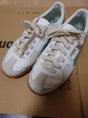 PUMA PALERMO 화이트/그린 스니커즈