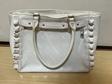 자카마트 A4 이타백 하트 버클 인조 가죽 프릴 토트백 화이트