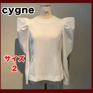 레어 cygne  퍼프 tops Manon 화이트 사이즈 2 시뉴