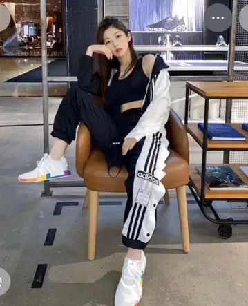 adidas 아디블레이크 사이드 버튼 조거 팬츠 레어 XS