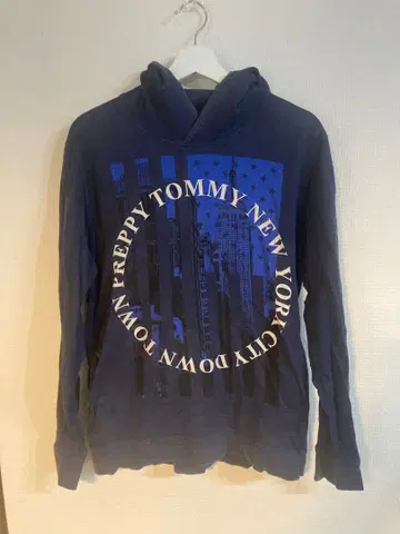TOMMY HILFIGER 네이비 후드 부착 후드티