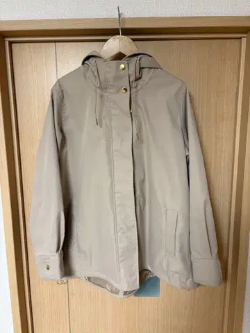 SHIPS 베이지색 마운틴 후드티 후드 부착