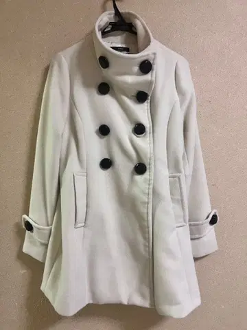 DURAS 코트 화이트