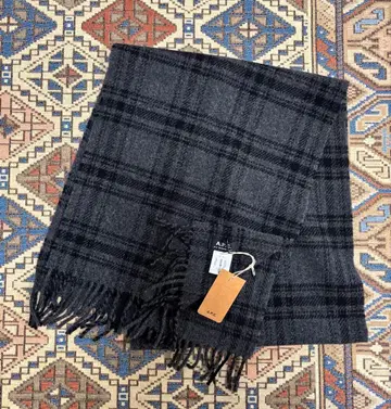 택 포함 새상품 A.P.C. 체크 무늬 머플러